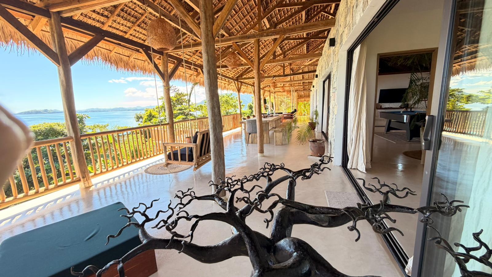 Vue de la villa avec piscine à Nosy Komba
